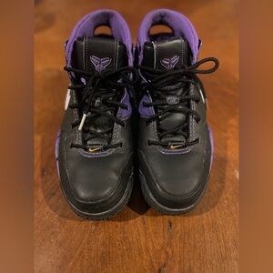 Nike Zoom Kobe 1 'Black Out' sneaker 
Men Size 9.5